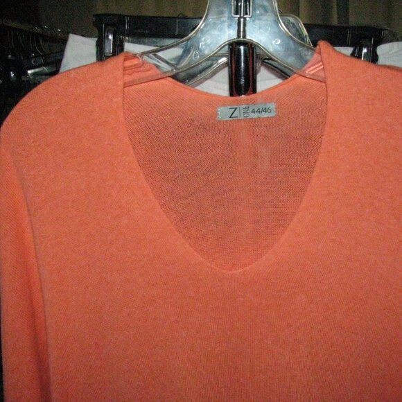 WOMENS TOP - SIZE 44/46 - Picture 2 of 5